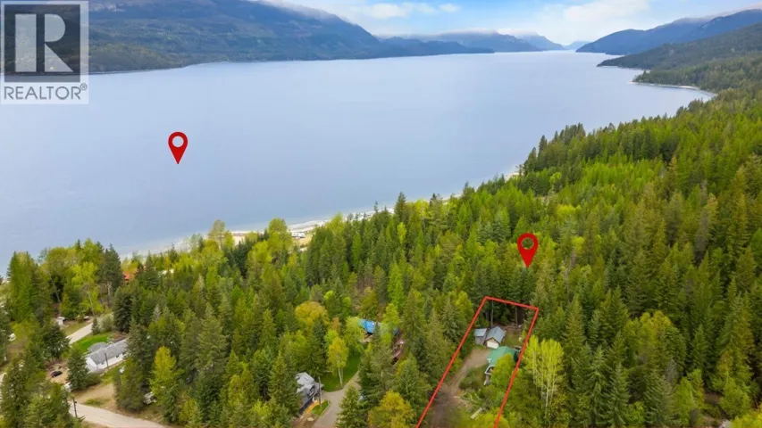 426 ASPEN Road, Riondel, British Columbia V0B2B0