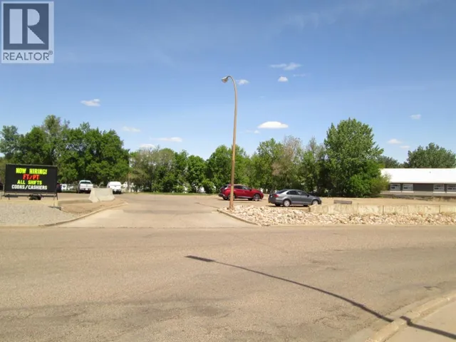 1280 Redcliff Drive SW, Medicine Hat, Alberta T1A5E5