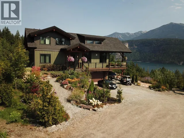 26 BIRCHGROVE Bend, Kaslo, British Columbia V0G1M0