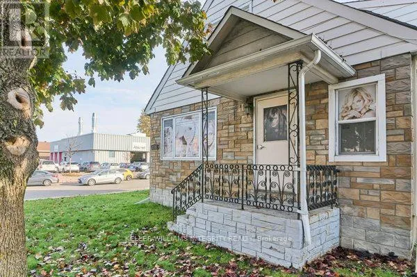 276 MCARTHUR AVENUE, Ottawa, Ontario K1L6P4
