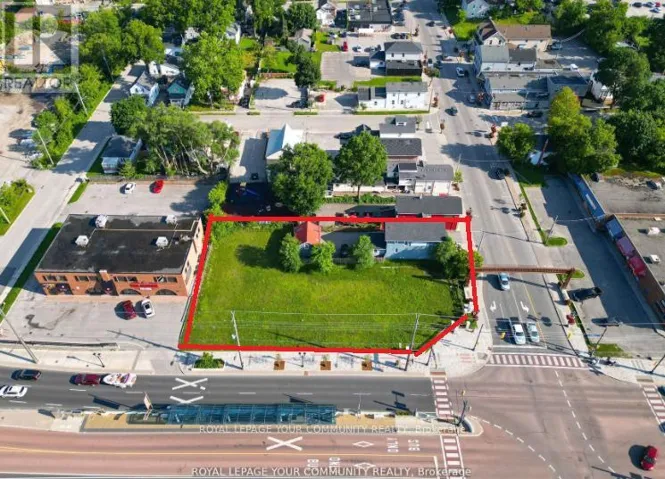 11 MAIN ST (432/438 DAVIS) E, Newmarket (Central Newmarket), Ontario L3Y3Y1