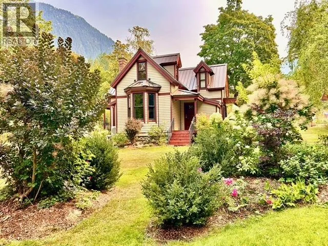 305 Bellevue Street, New Denver, British Columbia V0G1S0