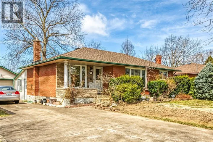 9 GAVIN Drive, St. Catharines, Ontario L2M2X4