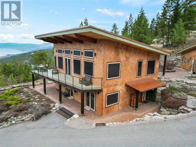 102 Vista Place, Penticton, British Columbia V2A8T4