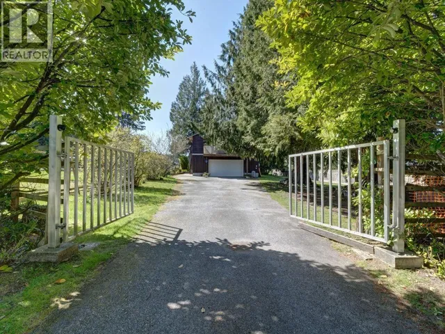 12577 WARNOCK ROAD, Pender Harbour, British Columbia V0N2H1