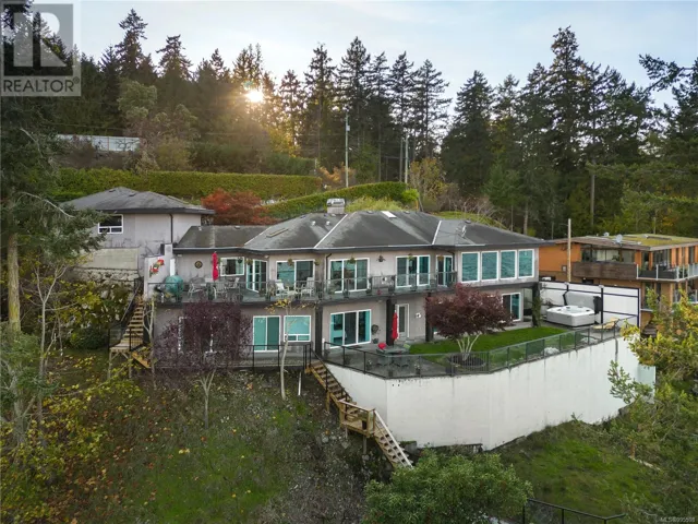 7318 Mark Lane, Central Saanich, British Columbia V9E2A1