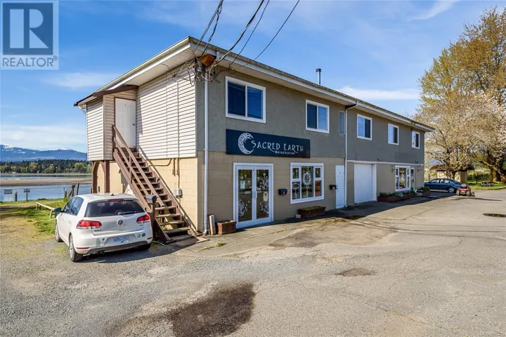 3025 Comox Rd, Courtenay, British Columbia V9N2J3