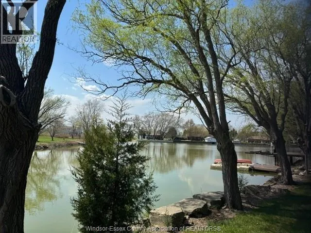 429 EAST RUSCOM RIVER ROAD, Lakeshore, Ontario N0R1S0