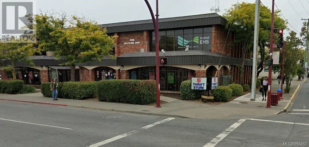 990 Hillside Ave, Victoria, British Columbia V8T2A1