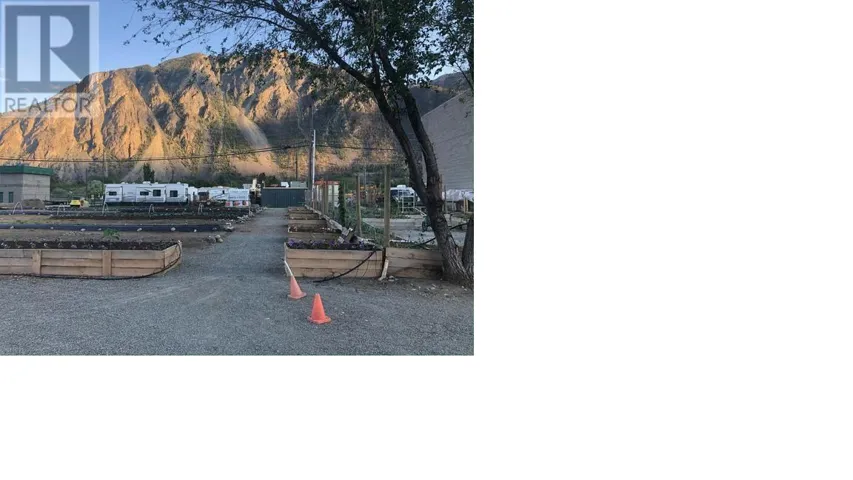 723 & 727 7th Avenue, Keremeos, British Columbia V0X1N3