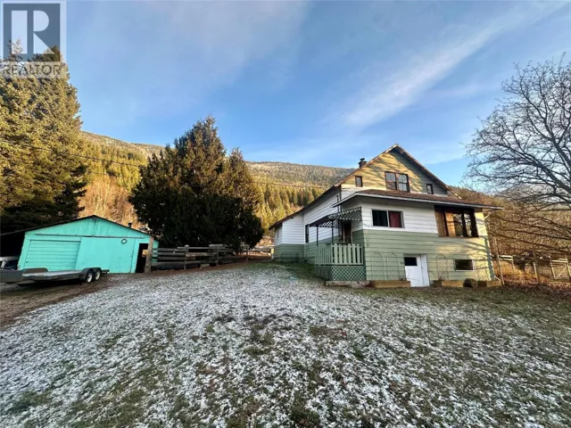 2158 MAKONIN Road, Glade, British Columbia V1N4R2