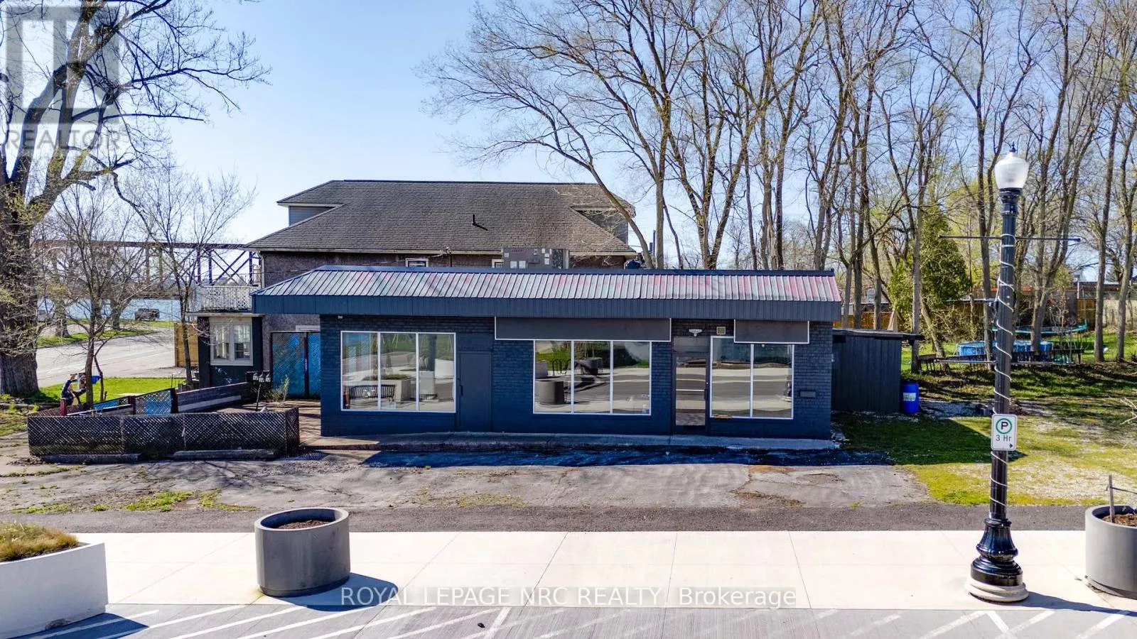 Commercial Sale For Sale