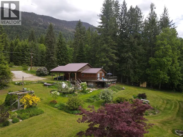 8481 6 Highway, Slocan, British Columbia V1L2C0