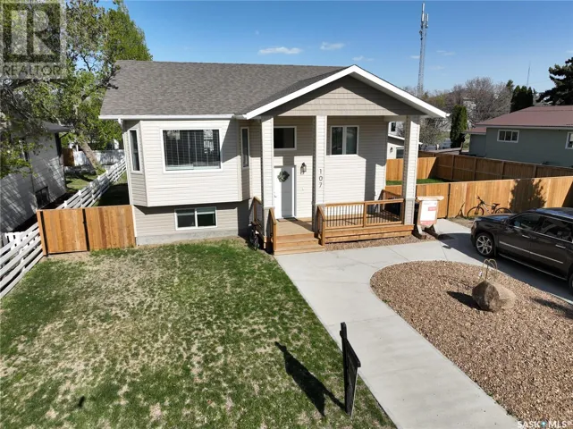 107 Valleyview DRIVE, Caronport, Saskatchewan S0H0S0