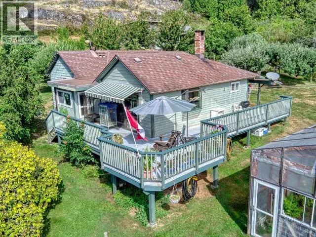 12328 HIGHWAY 101, Powell River, British Columbia V8A0M9