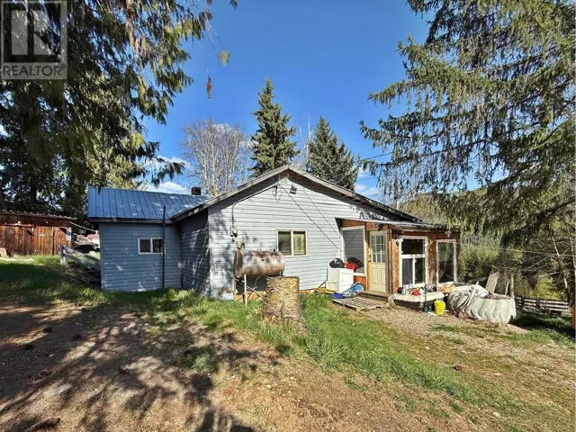 3437 Yellowhead Highway, Vavenby, British Columbia V0E3A0