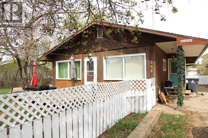 208 1 Avenue W, Maidstone, Saskatchewan S0M1M0