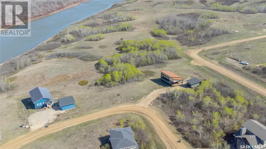 348 Laurier CRESCENT, Sarilia Country Estates, Saskatchewan S0K2L0