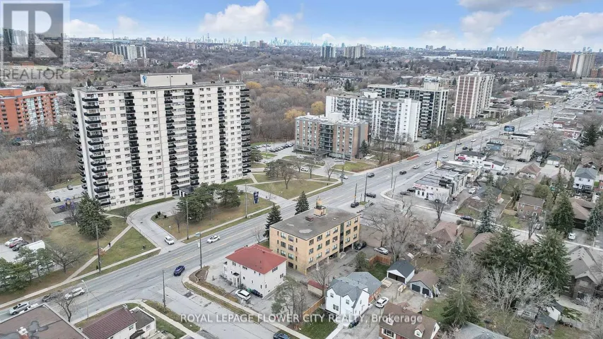 1834 JANE STREET, Toronto (Weston), Ontario M9N2T4