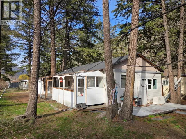 1498 Main Street Unit# 15, Olalla, British Columbia V0X1N6