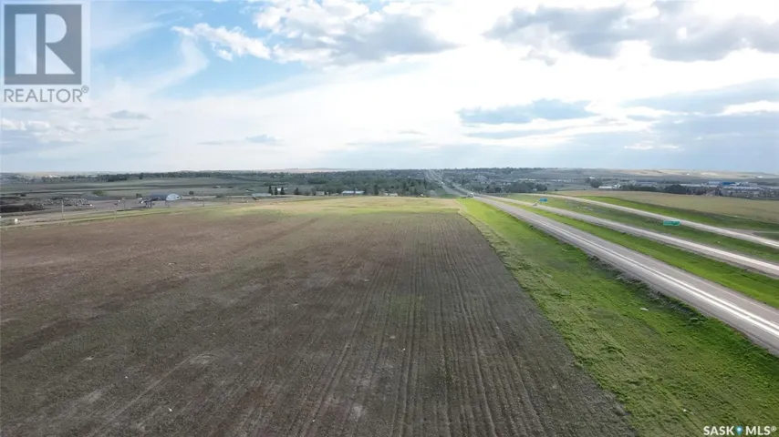 60 Acres on Trans Canada Highway, Swift Current Rm No. 137, Saskatchewan S9H2R2