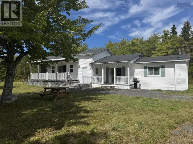 87 Somerset Drive, East Sable River, Nova Scotia B0T1V0