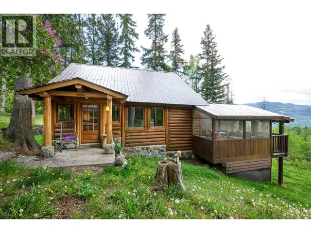 789 Candle Creek Road, Clearwater, British Columbia V0E1N2