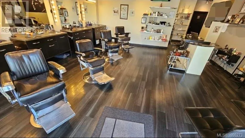 240 Cook St, Victoria, British Columbia V8V3X3