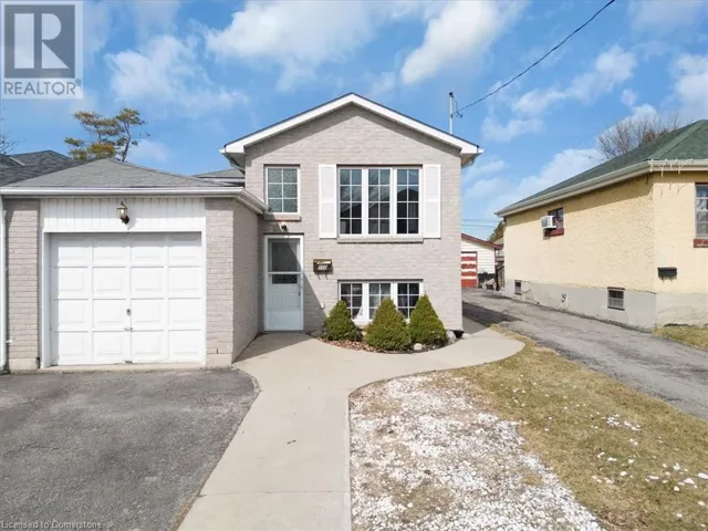 590 DEVON Avenue Unit# Upper, Durham, Ontario L1H1R8