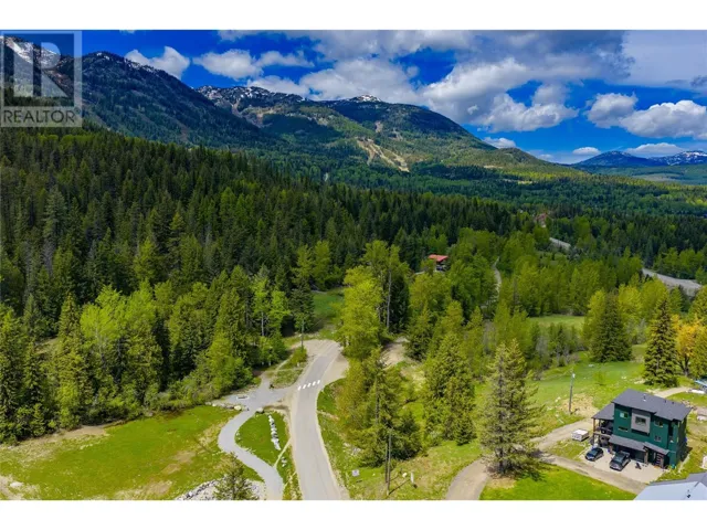 201 JOLIFFE Way, Rossland, British Columbia V0G1Y0