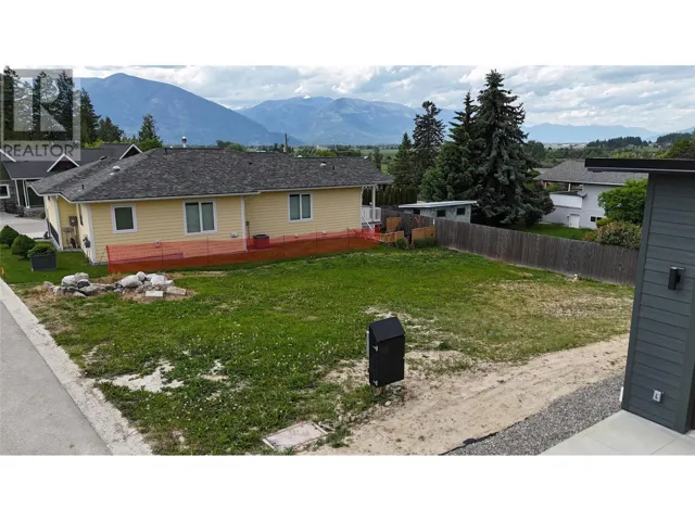 405 CANYON Street Unit# 10, Creston, British Columbia V0B1G3