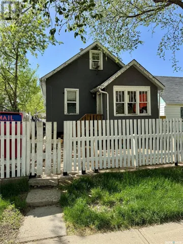 1254 Wascana STREET, Regina, Saskatchewan S4T4J1