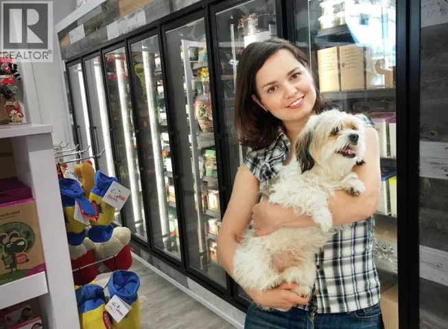 1212 Edmonton Pet Store Avenue N, Edmonton, Alberta T1R3E7