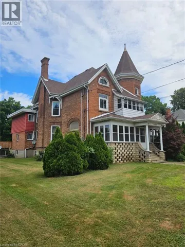 463 KING Street W, Chatham-Kent, Ontario N7M1G6