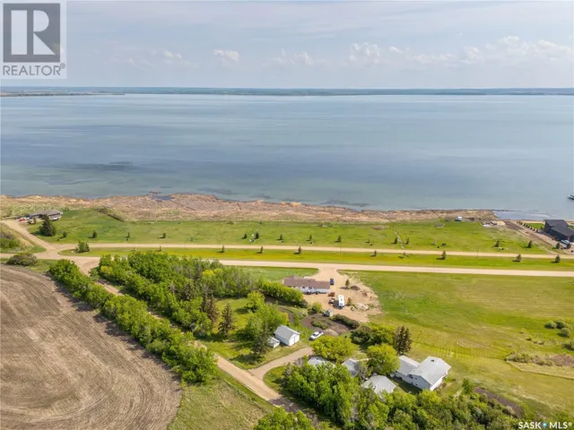 760 Lakeshore DRIVE, Meota, Saskatchewan S0M1X0