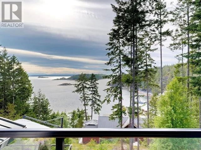 6-10289 FINN BAY RD, Powell River, British Columbia None
