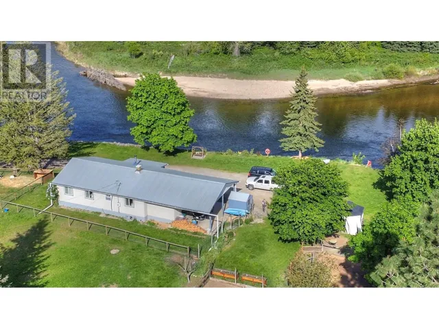 10000 North Fork Road, Grand Forks, British Columbia V0H1H8