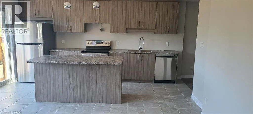 17 RENFREW Trail, Welland, Ontario L3C0K2
