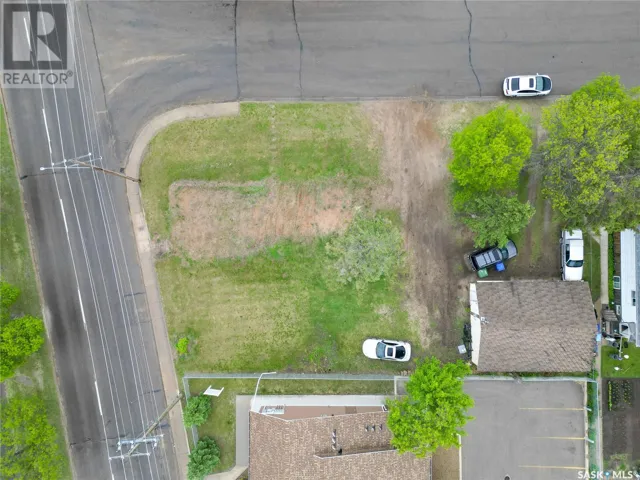 602 6th AVENUE E, Prince Albert, Saskatchewan S6V0N7
