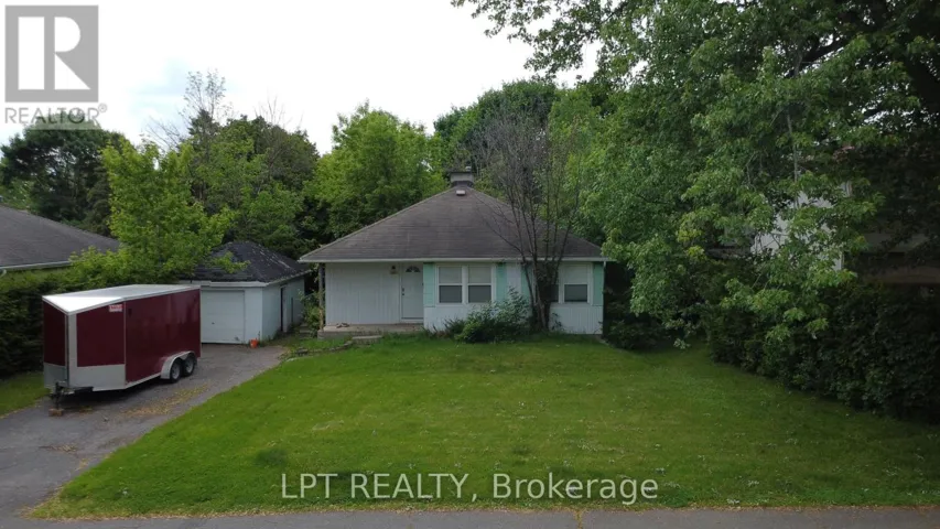 868 MOUNTAINVIEW AVENUE, Ottawa, Ontario K2B5G2