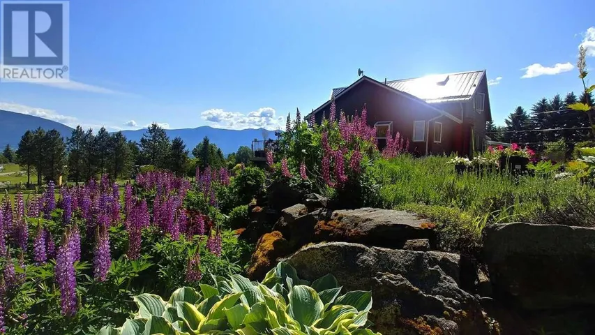 1067 SIMMONS Road, Creston, British Columbia V0B1G7