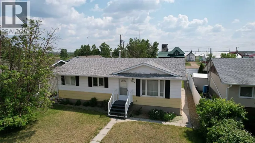 604 3 Street E, Hanna, Alberta T0J1P0