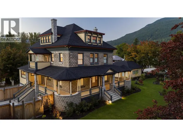 805 & 815 Mackenzie Avenue, Revelstoke, British Columbia V0E2S0