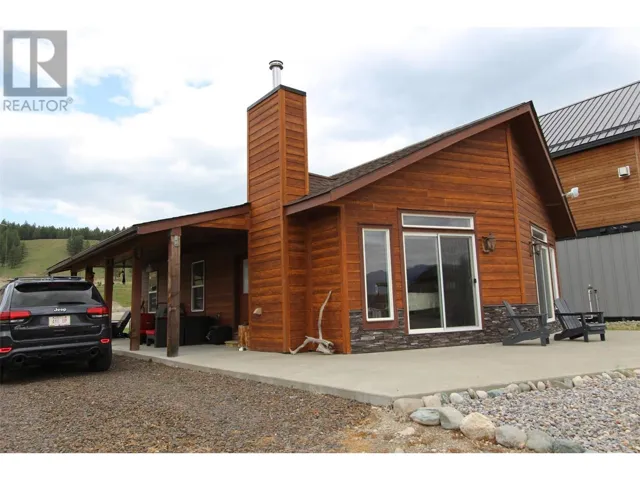 1695 Koocanusa Lake Drive, Newgate, British Columbia V0B1T5