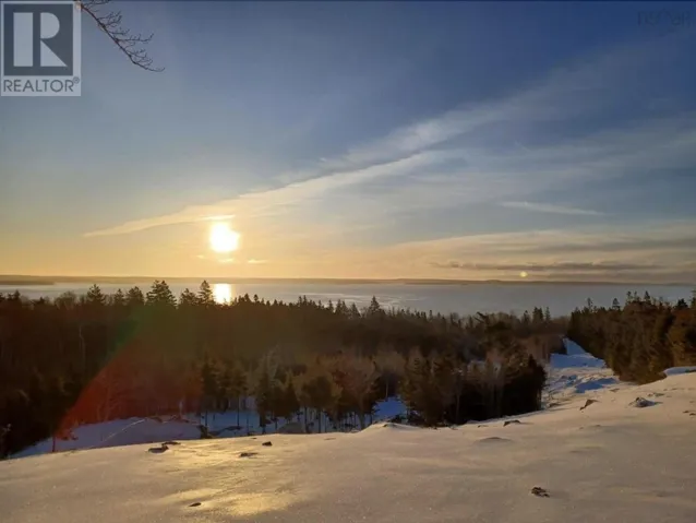 Lot No 3 Highway, Queensland, Nova Scotia B0J1T0