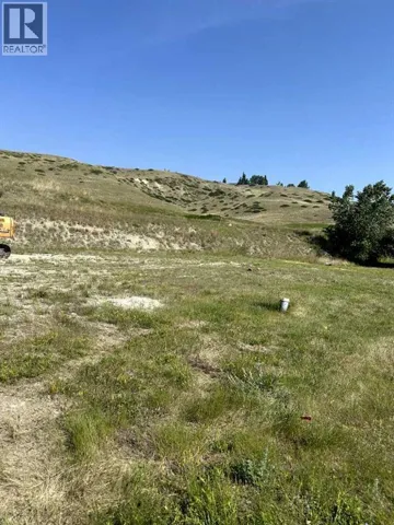 385 Canyon Boulevard W, Lethbridge, Alberta T1K6V2