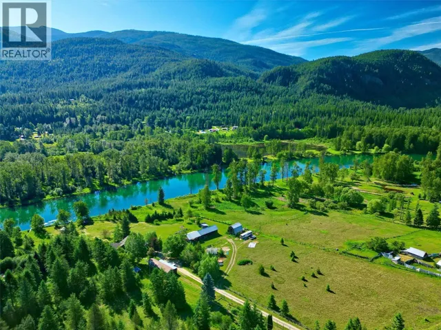 6702 APPLEDALE LOWER Road, Winlaw, British Columbia V0G2J0