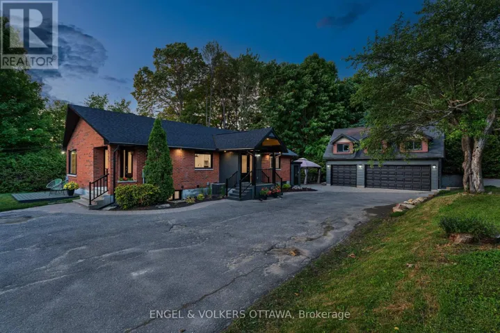 2326 STONEY LANE, Ottawa, Ontario K4C1B9