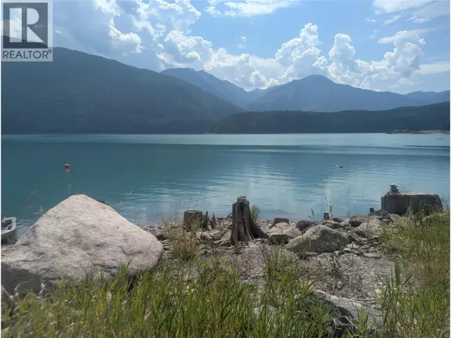 Lot 2 Whiskey Pointe, Revelstoke, British Columbia V0G1R0