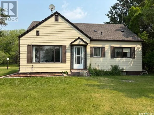 Chernoff Acreage, Veregin, Saskatchewan S0A4H0